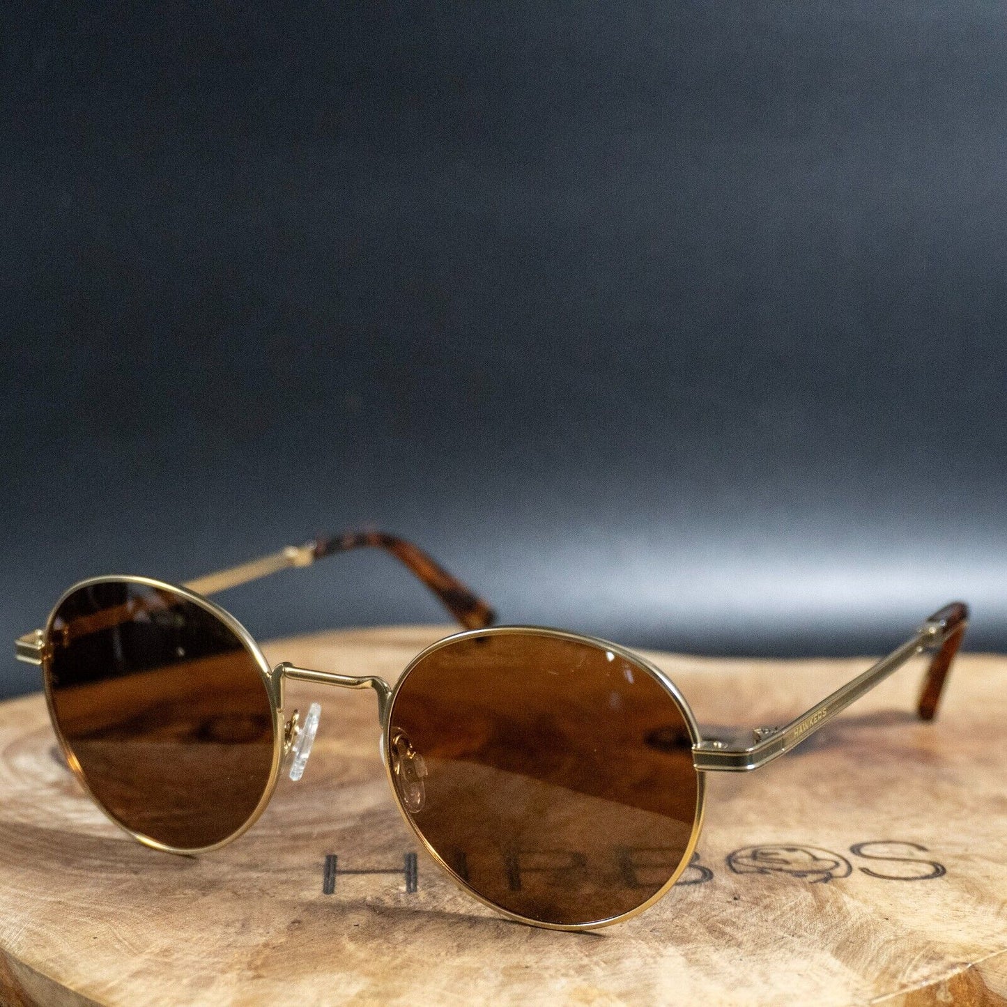 HAWKERS Sunglasses S3/HMOM22DWMP Round Sunglasses Gold Frame Polarised Lenses - VintageThing