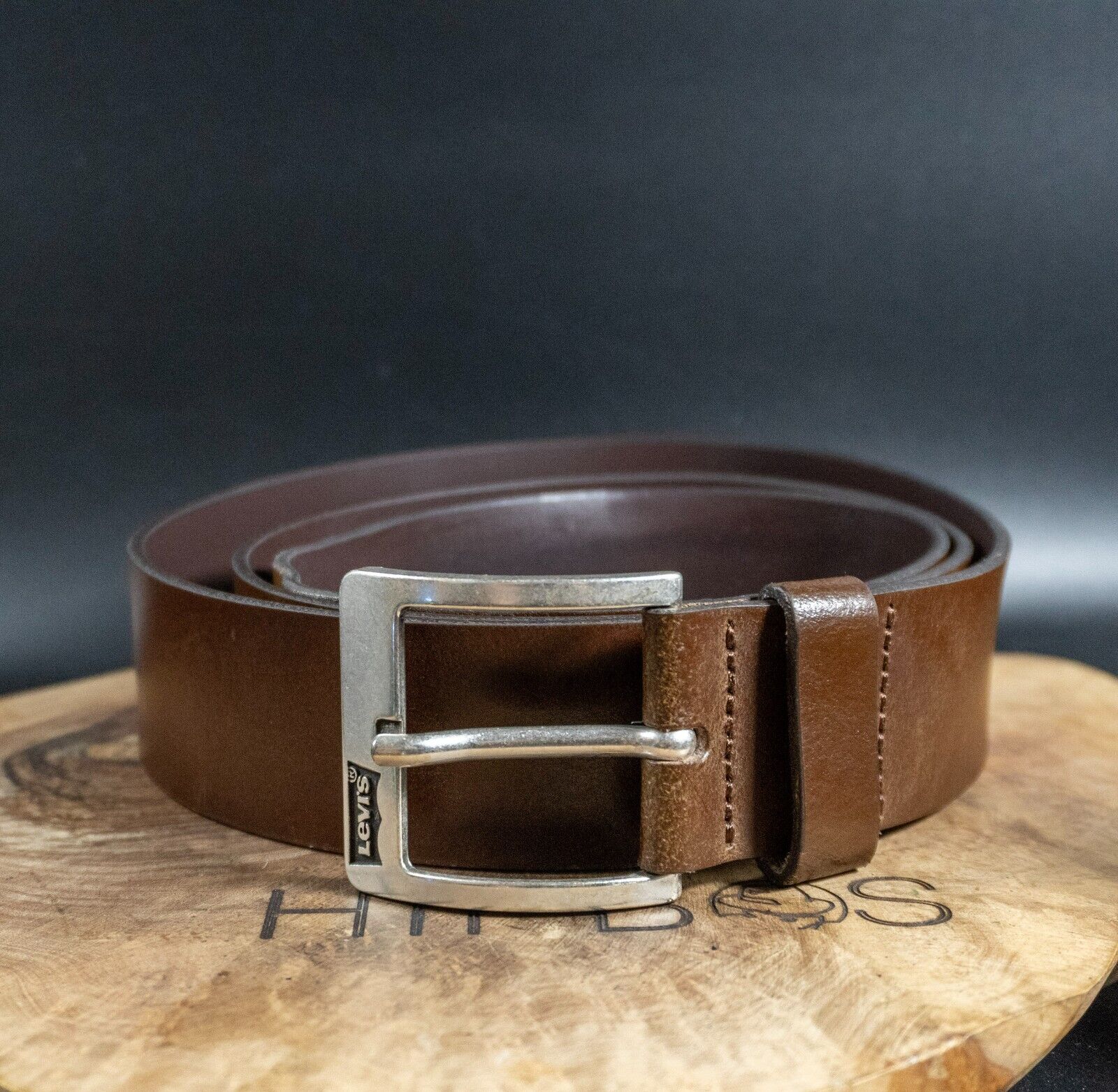 Levis Mens Belt Vintage Leather Belt Jeans Leather Belt Brown Size 42 - VintageThing