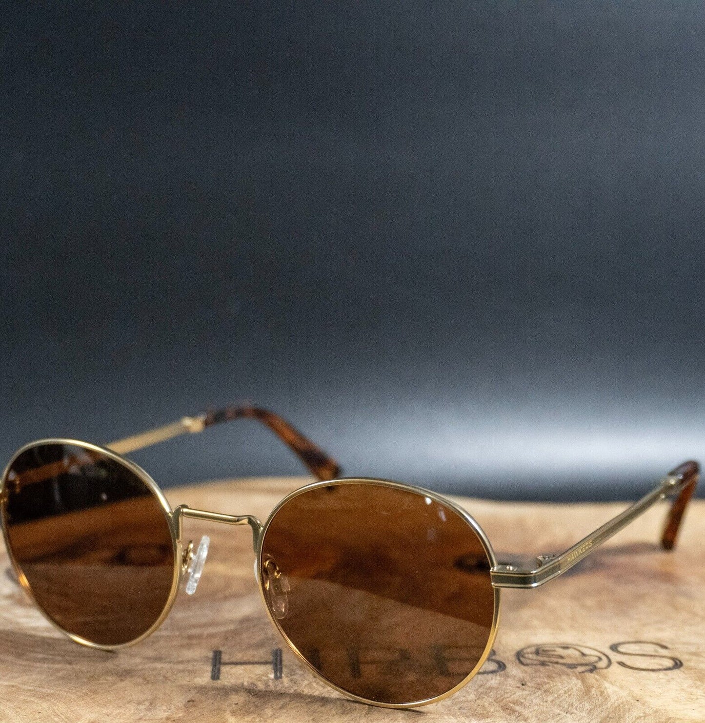 HAWKERS Sunglasses S3/HMOM22DWMP Round Sunglasses Gold Frame Polarised Lenses - VintageThing